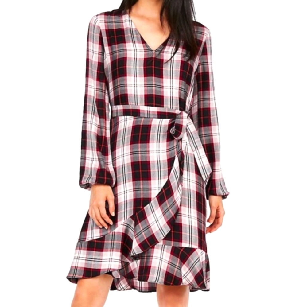 NWOT Express black white & red plaid wrap dress Womens Small